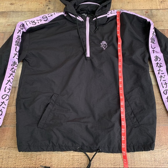 zumiez windbreaker, made by Samii Ryan 💜🖤 - Picture 8 of 8